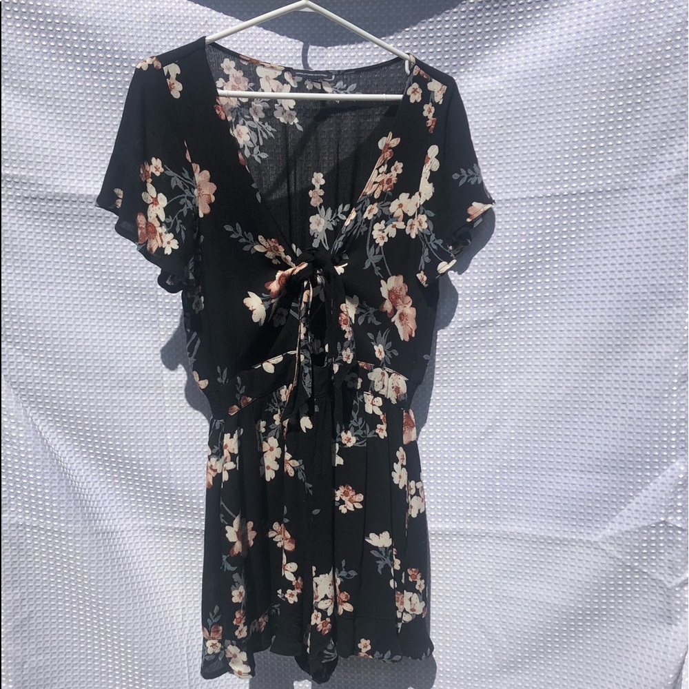 Black Floral romper American Eagle - Picture 4 of 4
